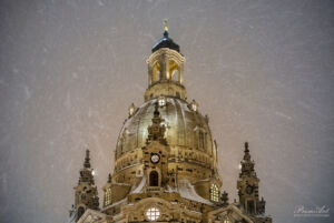 Frauenkirche Dresden im Schnee
