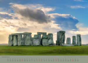 Stonehenge kurz vor einem Gewitter, England Magie der Reise - Landschaftskalender 2027